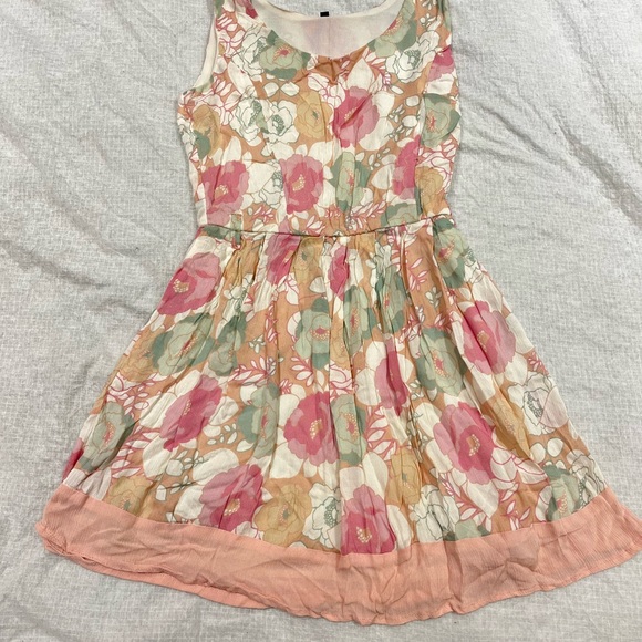 Off white floral printed dress - Picture 2 of 7